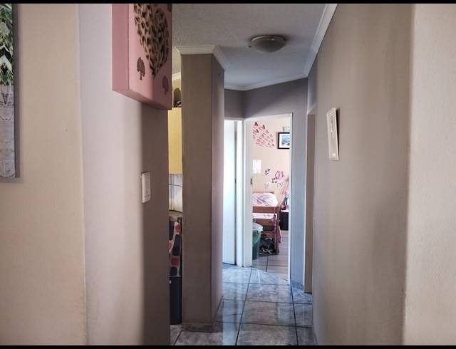 2 BEDROOM TOWNHOUSE FOR SALE IN CASTLEVIEW